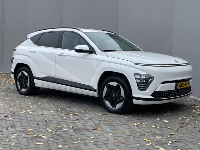 Hyundai Kona Electric Comfort Smart 65.4 kWh / Trekhaak (750Kg) / All-season banden / Navigatie / Camera / Apple Carplay/Android Auto / Stuur- en stoelverwarming