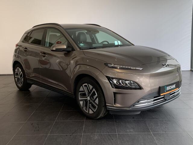 Hyundai Kona EV Premium 64 kWh NAVIGATIE | TREKHAAK | ACHTERUITRIJCAMERA | LEDEREN BEKLEDING