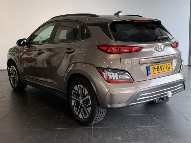 Hyundai Kona EV Premium 64 kWh NAVIGATIE | TREKHAAK | ACHTERUITRIJCAMERA | LEDEREN BEKLEDING