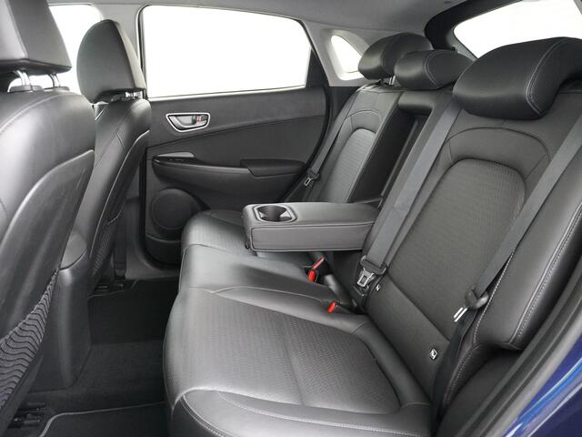 Hyundai Kona Electric EV Premium 64kWh Leer HUD Warmtepomp Adap.Cruise Apple Carplay Android Auto Navi Ecc Krell®-Hifi Audio Stoel-Stuurverwarming Stoelventilatie Blind-Spot Assistance Lane Assist 1e Eigenaar Origineel Nederlandse Auto