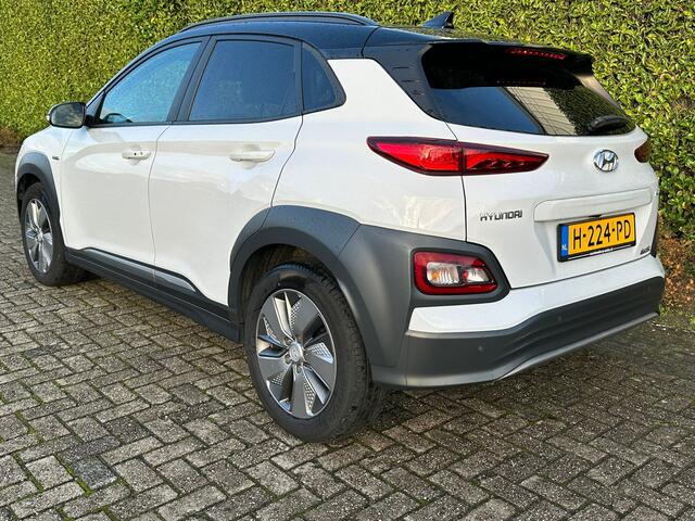 Hyundai Kona EV Premium 64 kWh 3 fase | Leder | Two Tone Black | Climate | occasion