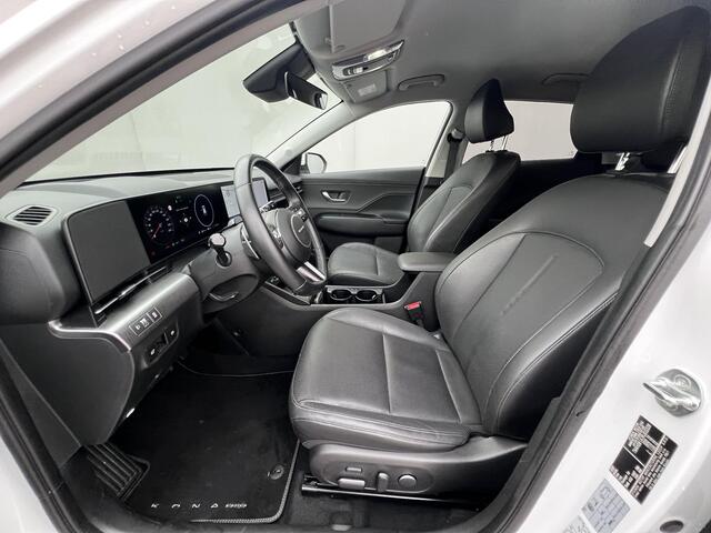 Hyundai Kona Electric Premium 65.4 kWh Automaat / Dealer onderhouden / NL auto / Leder / Afneembare trekhaak 750 kg / Stoelventilatie / Stuur-, stoel- en achterbankverwarming / 19" LM wielen /