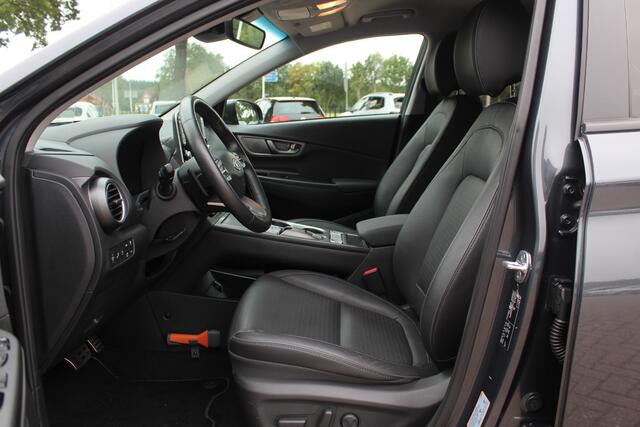 Hyundai Kona EV Premium 64 kWh / Camera / Leder / Head-up / 18'' / Navigatie / Stuur+Stoelverwarming / Keyless / KRELL Audio / DAB / ACC