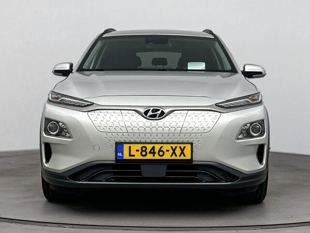 Hyundai Kona EV Fashion 64 kWh | Warmte pomp | Navigatie | Dodehoek detectie | Parkeersensor achter | Apple Carplay Android Auto |