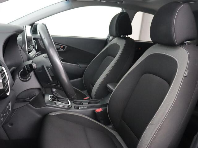 Hyundai Kona 1.6 GDI HEV Fashion Sky | Schuifdak | Adaptive cruise | Carplay | Camera | Head-Up | Keyless | Navigatie | Climate control | Bluetooth