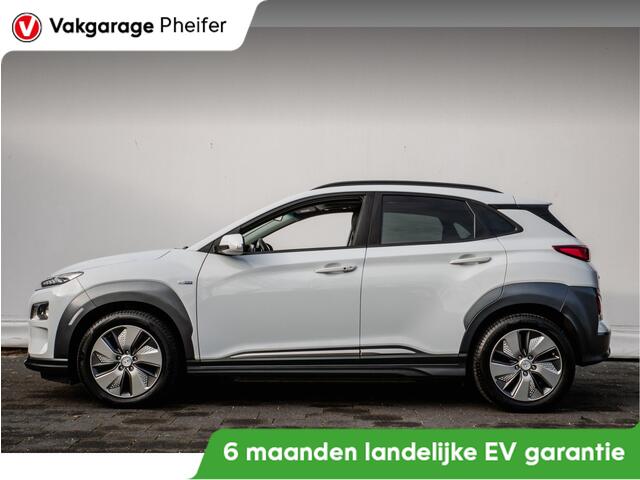 Hyundai Kona EV Premium 64 kWh Schuifdak/ Stoel-stuurverwarming/ Krell audio/ Camera/ Head up/ Blindspot/ Carplay
