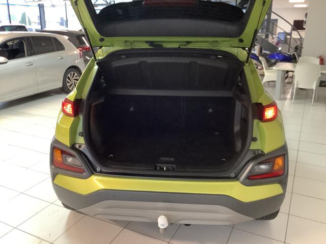 Hyundai Kona 1.0T Fashion met trekhaak en dealer onderhouden