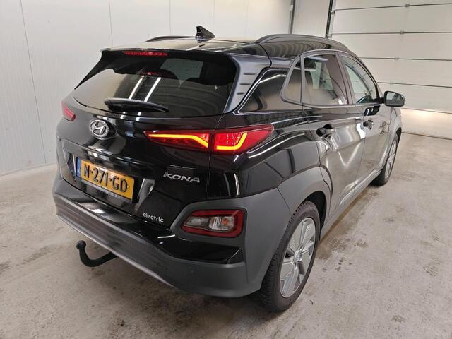 Hyundai Kona EV Fashion 64 kWh | Trekhaak | Navi | Carplay |