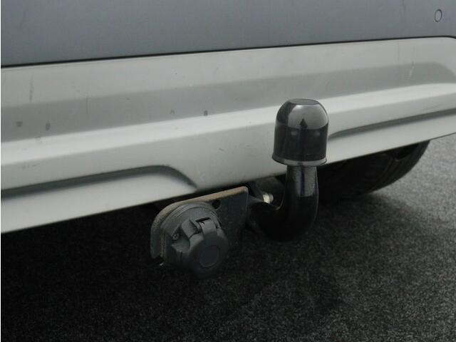 Hyundai Kona 1.6 GDI HEV Premium | Trekhaak | 1e Eigenaar