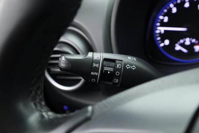 Hyundai Kona 1.0 T-GDI Comfort | Cruise Contr. | Camera | Trekhaak | CarPlay | All seasons | Clima