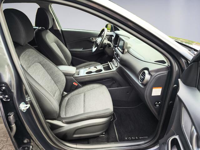 Hyundai Kona EV Comfort 64 kWh 3-Fase 1e-Eig. & Dealer-Onderh. BOVAG-Garantie. NL-Auto..