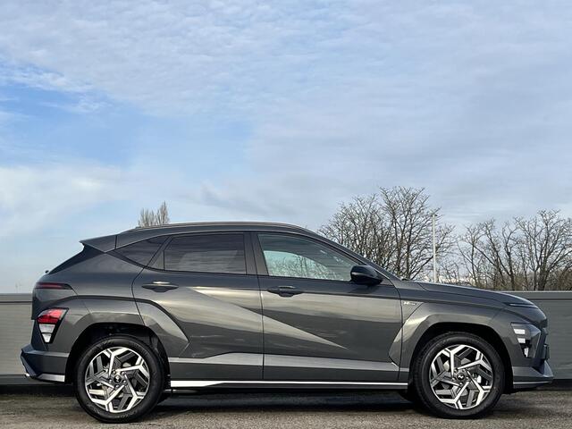 Hyundai Kona 1.6 GDI HEV N Line Edition | N-Line exterieur & Pack N-Line interieur | 18'' Lichtmetalen velgen 2-tone | Direct leverbaar | Donker getint glas |