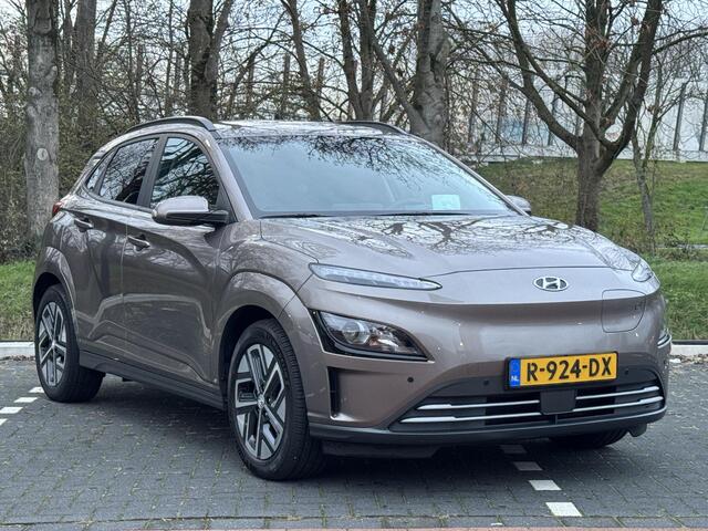 Hyundai Kona EV Fashion 64 kWh | 3-Fase OBC lader | Adaptieve cruisecontrol | Grootscherm Navigatie | Achteruitrijcamera | Apple Carplay & Android Auto | Head-up display |