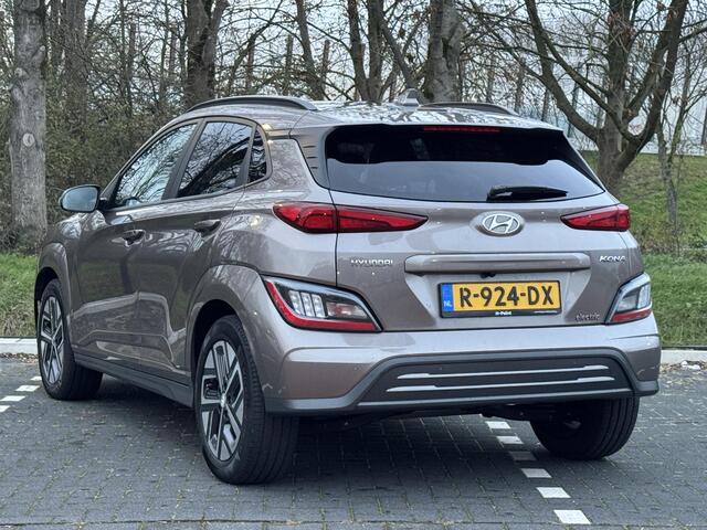 Hyundai Kona EV Fashion 64 kWh | 3-Fase OBC lader | Adaptieve cruisecontrol | Grootscherm Navigatie | Achteruitrijcamera | Apple Carplay & Android Auto | Head-up display |
