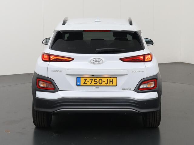 Hyundai Kona EV Fashion 64 kWh | SOH 95% | Warmtepomp | Parkeercamera | Krell Audio | Cruise Control Adaptief | Parkeercamera |