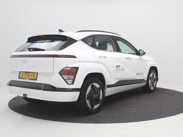 Hyundai Kona Comfort 65.4 kWh + Warmtepomp / batterijverwarming / 3-fase Laden / Navigatie / Keyless Entry & Start en Go / Adaptieve Cruise Control /