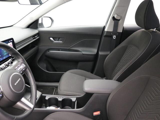 Hyundai Kona Comfort 65.4 kWh + Warmtepomp / batterijverwarming / 3-fase Laden / Navigatie / Keyless Entry & Start en Go / Adaptieve Cruise Control /