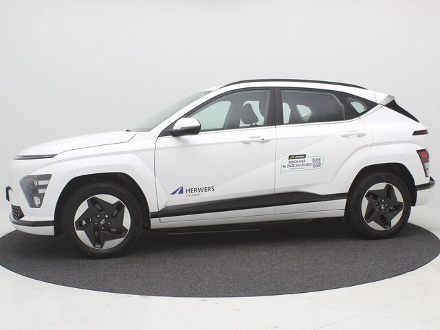 Hyundai Kona Comfort 65.4 kWh + Warmtepomp / batterijverwarming / 3-fase Laden / Navigatie / Keyless Entry & Start en Go / Adaptieve Cruise Control /