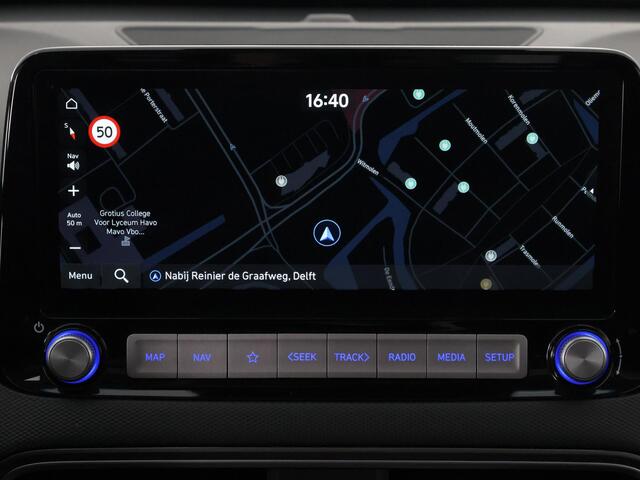 Hyundai Kona EV Fashion Design 64 kWh Two-Tone 400 km actieradius | ACCU 100% | Navigatie | Schuif-/Kanteldak | Leder |