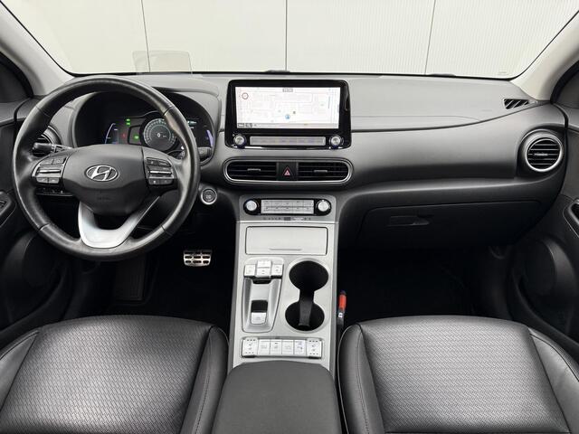 Hyundai Kona EV Premium 64 kWh / NL Auto / Zwart Leder / Stoelverkoeling / Stoelverwarming Voor + Achter / Stuurverwarming / KRELL Audio /
