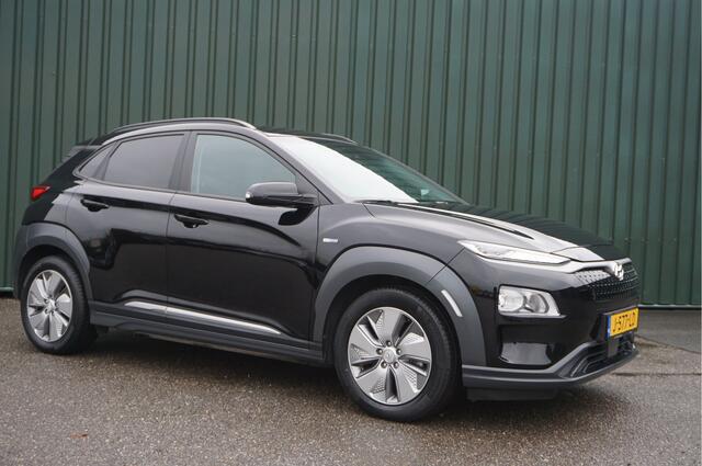 Hyundai Kona EV 64 kWh + 450km. Actieradius/ Camera/ Navi/ Carplay/ Keyless/ HUD/ 3 fasen/ Garantie!