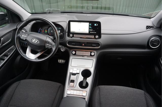 Hyundai Kona EV 64 kWh + 450km. Actieradius/ Camera/ Navi/ Carplay/ Keyless/ HUD/ 3 fasen/ Garantie!