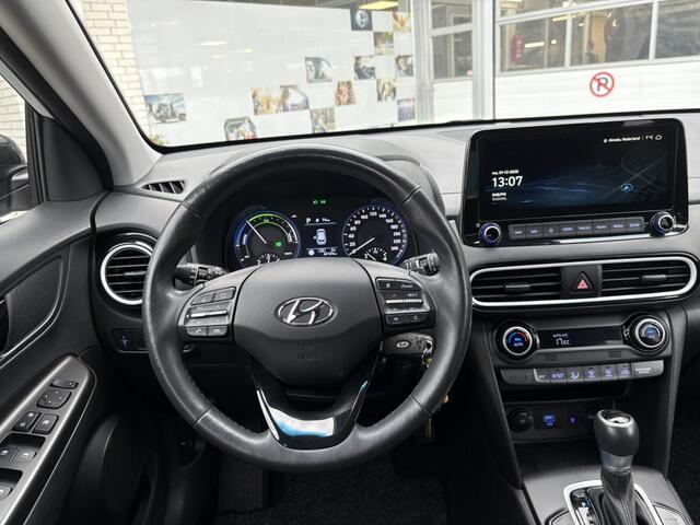 Hyundai Kona 1.6 GDI HEV Premium | Stuur + Stoelverwarming | Trekhaak |