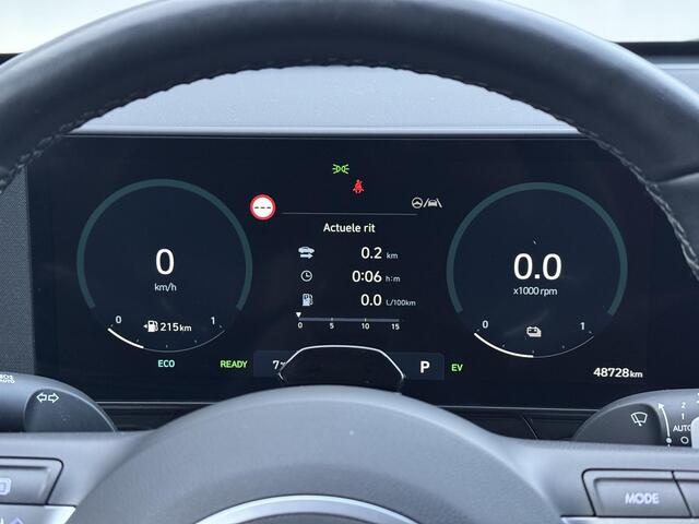 Hyundai Kona 1.6 GDI HEV Premium Automaat / Fabrieksgarantie tot 03-2029 / BOSE / Stuur & Stoelverwarming / 360 Camera / Elektrisch verstelbare voorstoelen / Stoelventilatie voor / Apple Carplay & Android Auto /