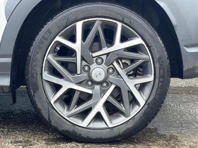 Hyundai Kona 1.6 GDI HEV Premium | Lederen bekleding | Trekhaak | 18'' 2-tone Lmv | Head up display | Adaptieve cruisecontrol |