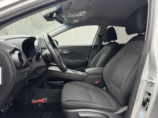 Hyundai Kona EV Fashion 64 kWh Automaat / Accu SoH 97,4% / HUD / Camera / Adaptieve Cruise / Apple Carplay & Android / DodeHoek Detectie / Krell Audio / Navigatie /