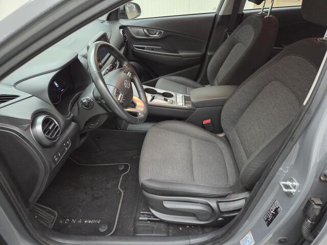 Hyundai Kona EV Comfort 39 kWh | Adaptive cruise control | Scherm met Apple Carplay/Android auto | Camera