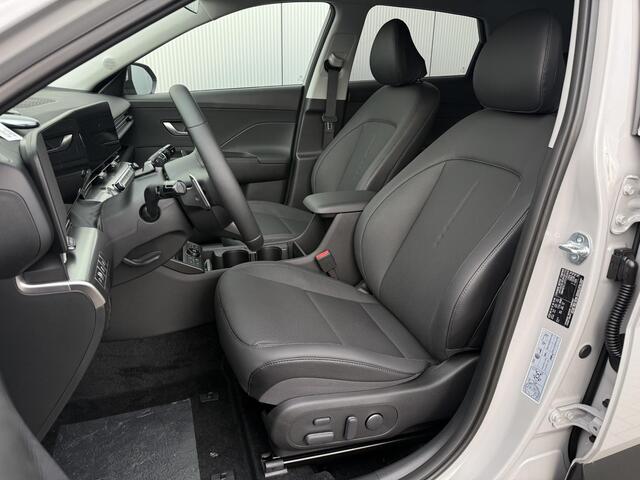 Hyundai Kona 1.6 GDI HEV Premium / 3000 Voordeel / MY 26 / Zwart Leder / Stoelverkoeling / Stoelverwarming Voor + Achter / Stuurverwarming / 360 Camera / BOSE Audio /