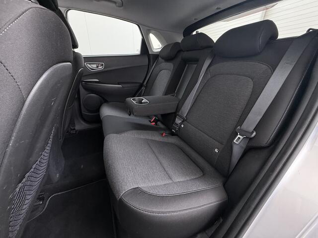 Hyundai Kona EV 64kWh SOH-100% Warmtepomp Adaptive-Cruise Head-Up Display 1/2 Leer Krell®-Hifi Apple Carplay Android Adap.Cruise Camera Navi Pdc Ecc Fashion Keyless Privacy Glas DAB Led Blind Spot Lane Assist Origineel Nederlandse Auto