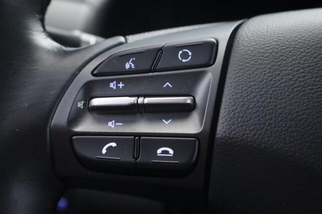 Hyundai Kona EV Fashion 64 kWh. | Geen import | Schuifdak | Stoelverwarming |