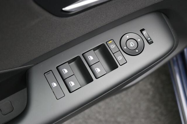 Hyundai Kona Electric Comfort Smart 65.4 kWh / 100% SoH / Warmtepomp / 3-Fase Laden / 1ste eigenaar / HUD / Achteruitrijcamera / Stoel en Stuurverwarming / Elektrische Achterklep / Apple Carplay & Android Auto / Keyless Entry / Fabrieksgarantie tot 24-11-2029 /