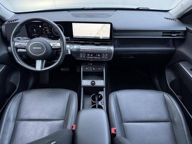 Hyundai Kona 1.6 GDI HEV Premium Automaat / Fabrieksgarantie tot 03-2029 / BOSE / All Season / Stuur & Stoelverwarming / 360 Camera / Elektrisch verstelbare voorstoelen / Stoelventilatie voor / Apple Carplay & Android Auto /