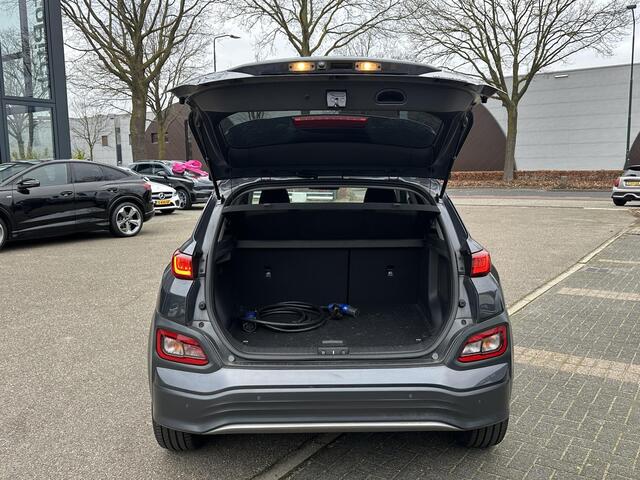 Hyundai Kona EV Fashion 64 kWh VAN: 19.900,- VOOR: 17.877,- UW EINDEJAARSVOORDEEL: 2.023,- | DEALER ONDERHOUDEN | ZEER NETTE AUTO.
