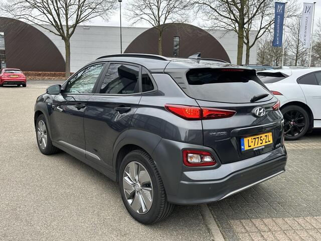 Hyundai Kona EV Fashion 64 kWh VAN: 19.900,- VOOR: 17.877,- UW EINDEJAARSVOORDEEL: 2.023,- | DEALER ONDERHOUDEN | ZEER NETTE AUTO.