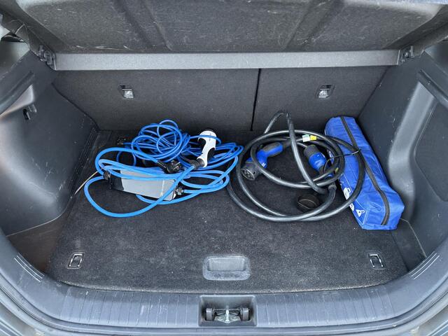 Hyundai Kona EV Premium 64 kWh -