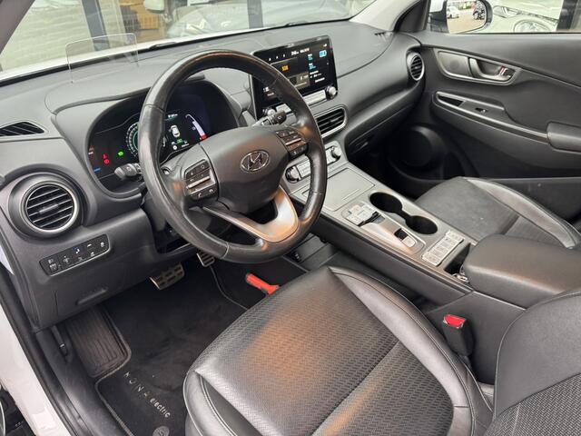 Hyundai Kona EV Premium 64 kWh*Stoelverwarming*Navigatie*Leder*