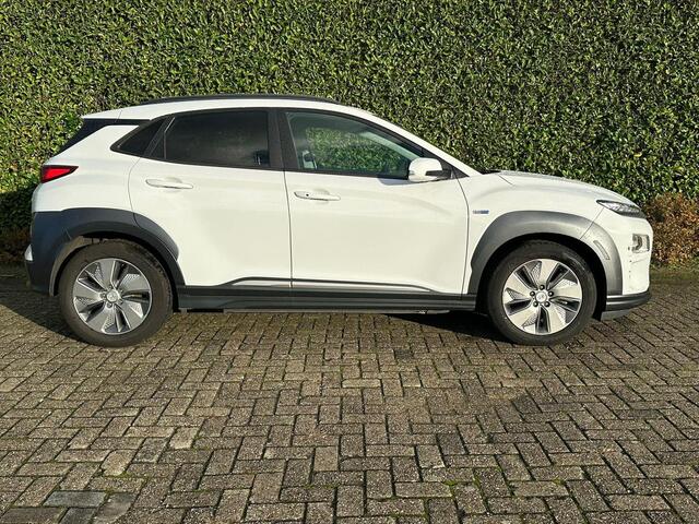 Hyundai Kona EV Fashion 64 kWh | SOH: 94,0% | 3 Fase | Climate | Adaptive CC | Navi | occasion