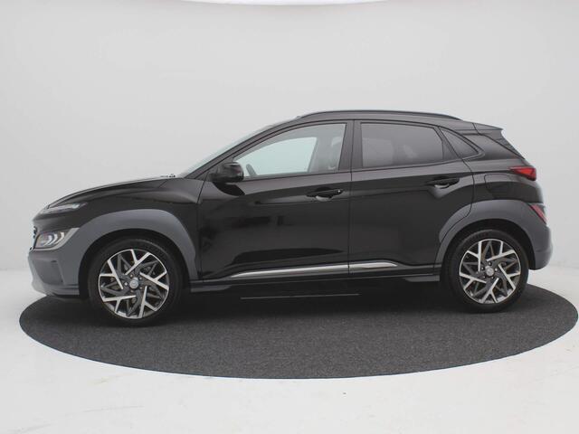 Hyundai Kona 1.6 GDI HEV Premium Sky / LEDEREN BEKLEDING / AUTOMAAT / STOELVERWARMING EN VENTILATIE / NAVIGATIE / ADAPTIEVE CRUISE CONTROL / CLIMATE CONTROL / SCHUIF-KANTELDAK
