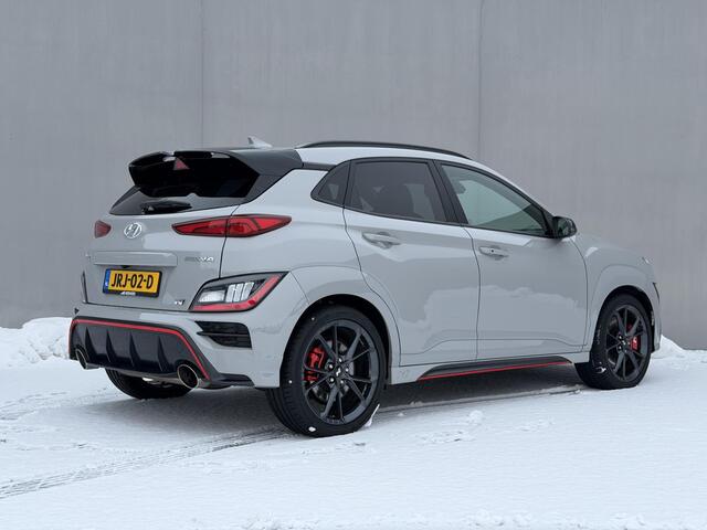 Hyundai Kona 2.0 T-GDI N Performance 280pk DCT8 / Fabrieksgarantie tot 04/2027 / Schuifdak / Dealer Onderhouden / Trekhaak / Limited Slip Diff / Adaptieve Cruise / Adaptieve Onderstel / Stoel & Stuurwielverwarming / Elektr. Stoelen / Stoelventilatie / Navigatie / Came