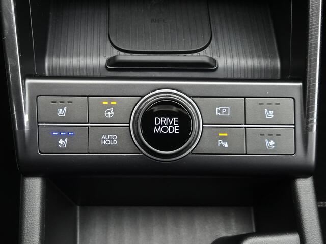 Hyundai Kona 1.6 GDI HEV Premium Automaat / Fabrieksgarantie tot 04-2029 / Trekgewicht 1.300Kg / Stoelverkoeling / Stoelverwarming Voor + Achter / Stuurverwarming / 360 Camera / BOSE Audio / Elektrische achterklep /