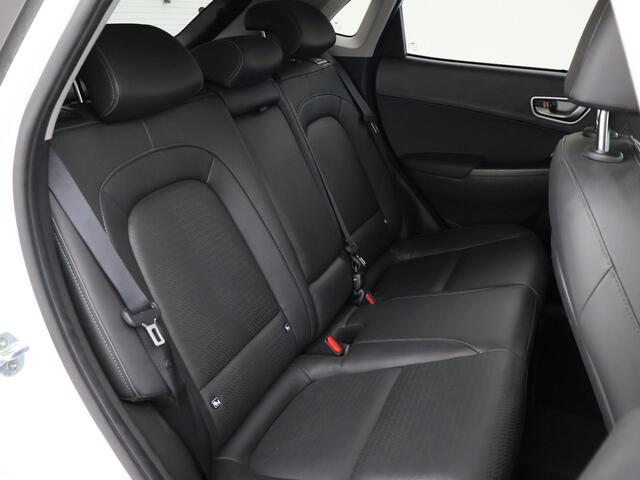 Hyundai Kona EV PREMIUM SKY 64 KWH + SCHUIFDAK | LEDER | TREKHAAK | STOELVENTILATIE | HEAD-UP | CAMERA | ADAPTIVE CRUISE CONTROL