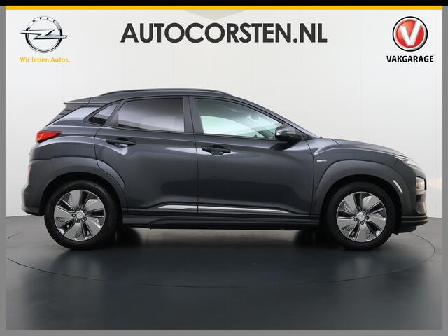 Hyundai Kona EV 64kWh Fase 3 Warmtepomp Adap.Cruise Camera Navi Ecc Apple Carplay Android Auto Pdc Krell®-Audio Fashion SOH 93% Dodehoek detector Rijstrooksensor Led Privacy Glas Keyless Lmv 17" 1e Eigenaar Origineel Nederlandse Auto