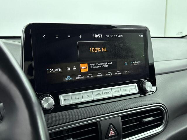 Hyundai Kona EV Premium 64 kWh | Soh 96,2% | Achterruitrij Camera | Dodehoek Detectie | Stoel verwarming & ventilatie | DAB Radio |