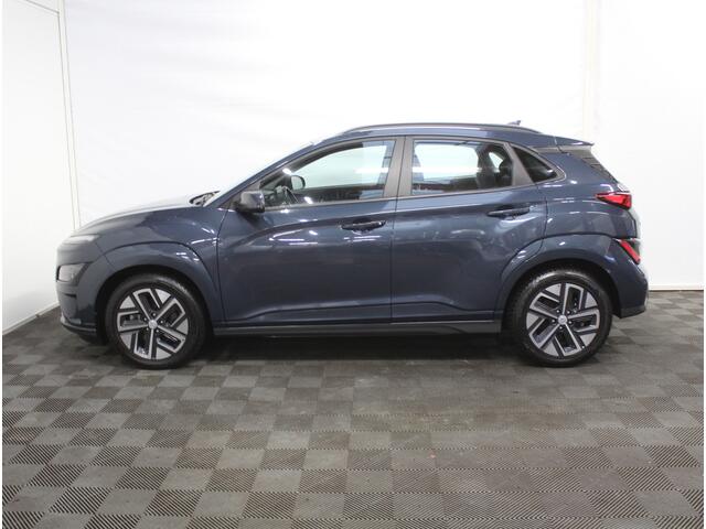 Hyundai Kona EV Comfort 64 kWh CAMERA | NAVI | CARPLAY | LMV17 | LED | PDC | CLIMATE | DAB | ADAPCRUISE