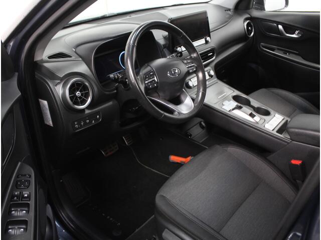 Hyundai Kona EV Comfort 64 kWh CAMERA | NAVI | CARPLAY | LMV17 | LED | PDC | CLIMATE | DAB | ADAPCRUISE