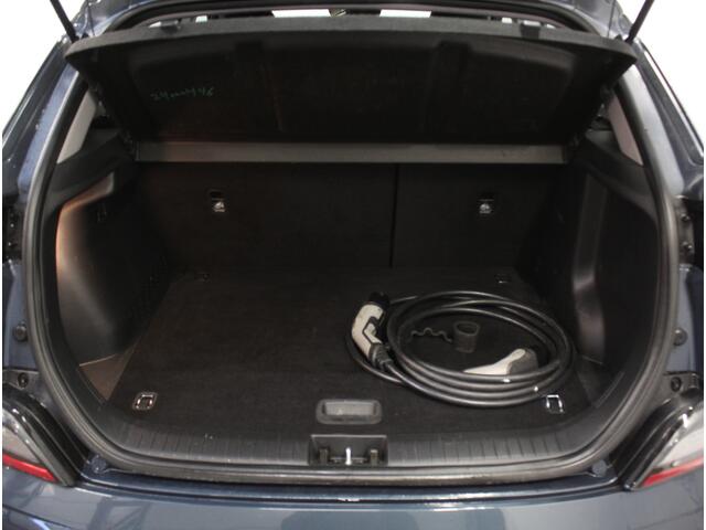 Hyundai Kona EV Comfort 64 kWh CAMERA | NAVI | CARPLAY | LMV17 | LED | PDC | CLIMATE | DAB | ADAPCRUISE